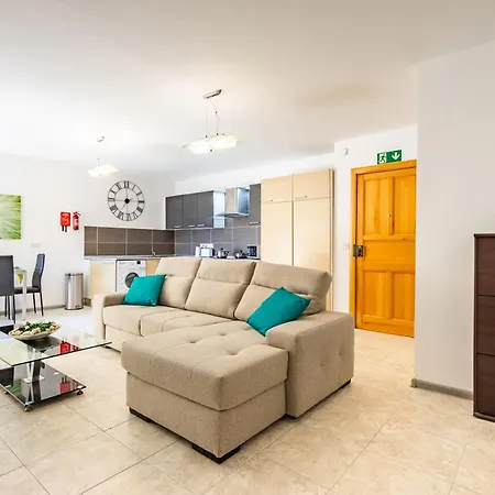 Appartement Seaview With Private Terrace Sleep 8 By Quicktrips