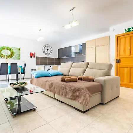 Seaview With Private Terrace Sleep 8 By Quicktrips Appartement