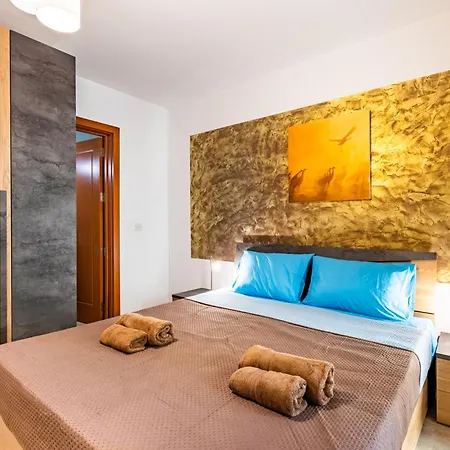 Seaview With Private Terrace Sleep 8 By Quicktrips Apartment *