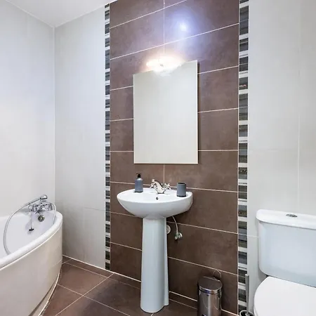 Appartement Seaview With Private Terrace Sleep 8 By Quicktrips St. Paul's Bay